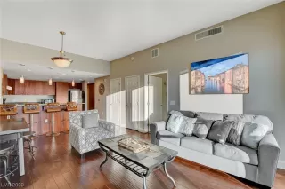 Photo #4: 2545914 Listing