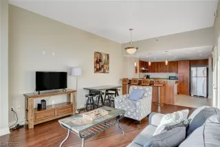 Photo #5: 2545914 Listing