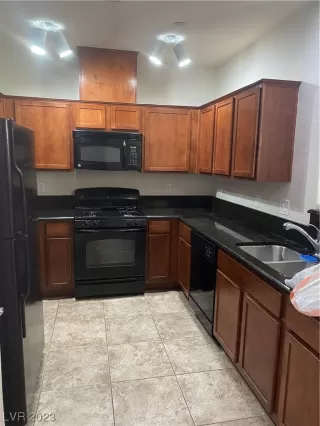 Photo #2: 2545921 Listing 