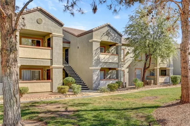 MLS: 2545959 Condo For Sale