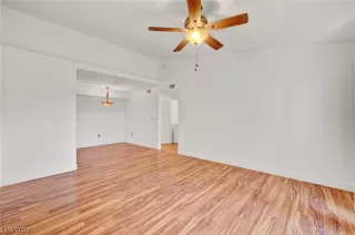 Photo #3: 2545959 Listing