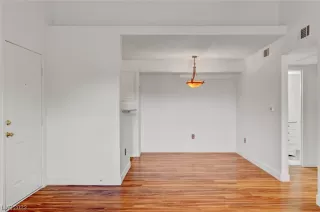 Photo #4: 2545959 Listing