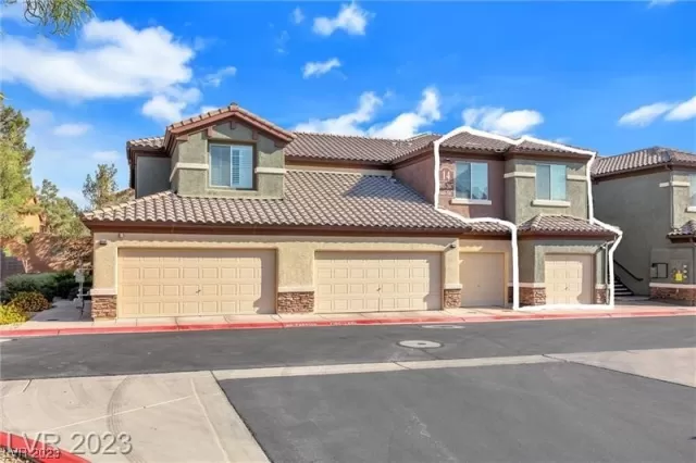 MLS: 2545983 Condo For Sale