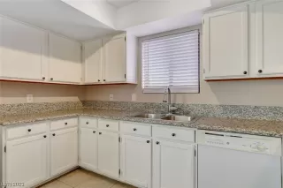 Photo #5: 2545991 Listing 