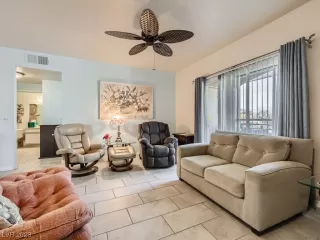 Photo #2: 2546049 Listing