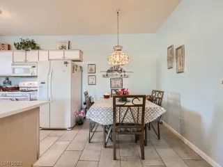 Photo #4: 2546049 Listing