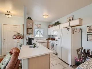 Photo #6: 2546049 Listing