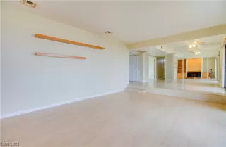 Photo #4: 2546052 Listing 