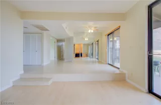 Photo #5: 2546052 Listing 