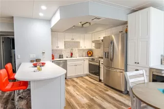 Photo #4: 2546061 Listing