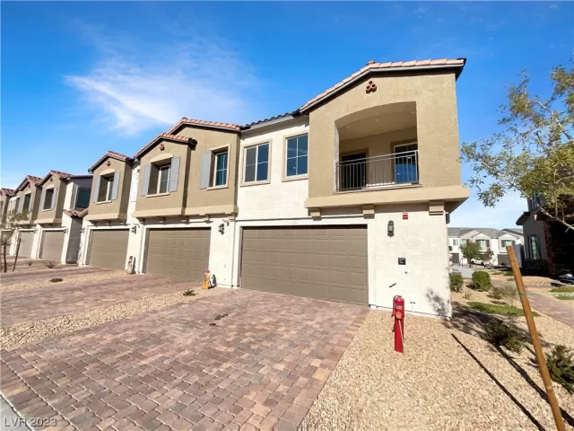 MLS: 2546075 Condo For Sale