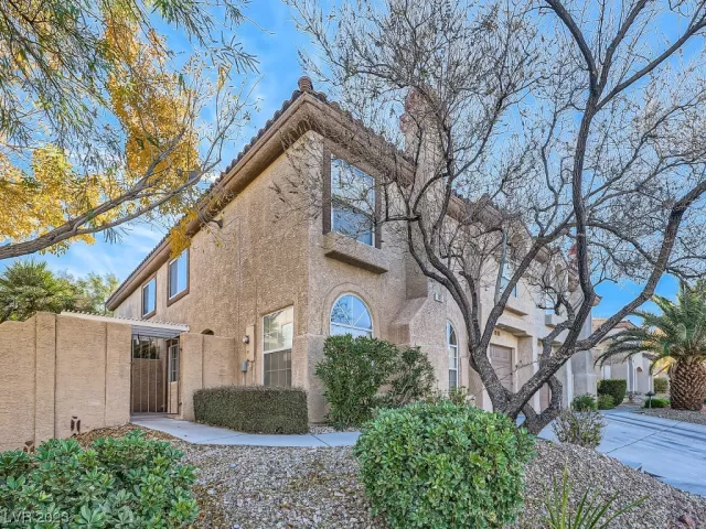 MLS: 2546080 Condo For Sale
