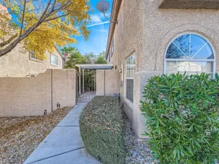 Photo #1: 2546080 Listing