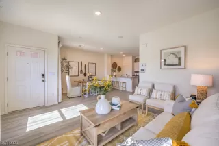 Photo #6: 2546082 Listing