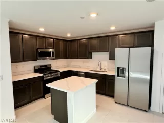 Photo #6: 2546086 Listing 