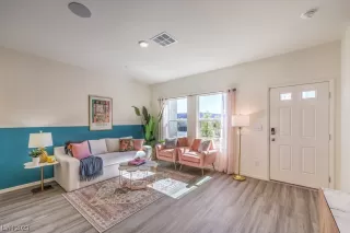 Photo #6: 2546087 Listing