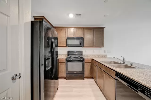 MLS: 2546091 Condo For Sale