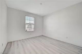 Photo #5: 2546091 Listing 