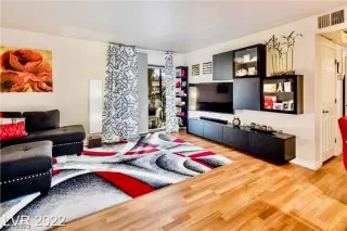 Photo #1: 2546152 Listing