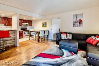 Photo #3: 2546152 Listing