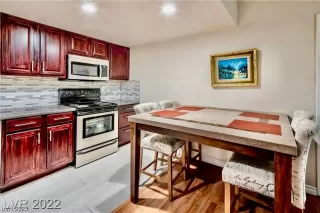 Photo #5: 2546152 Listing