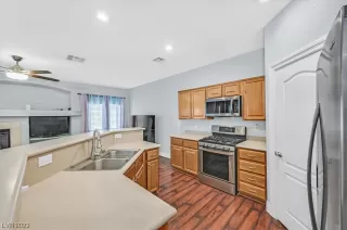 Photo #5: 2546155 Listing