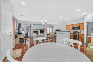 Photo #6: 2546155 Listing