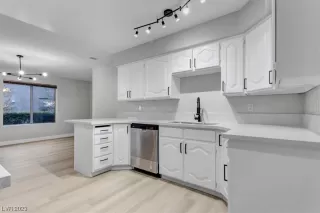 Photo #4: 2546157 Listing