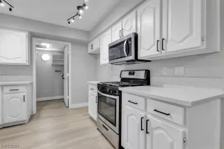 Photo #5: 2546157 Listing