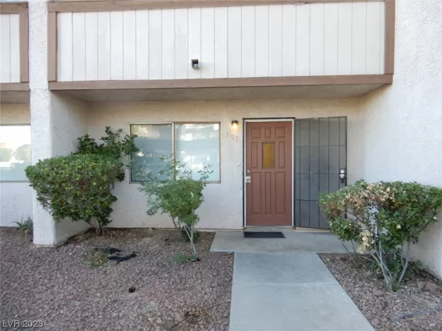 MLS: 2546158 Condo For Sale