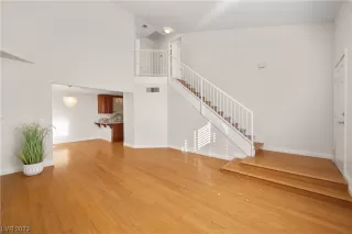 Photo #4: 2546175 Listing