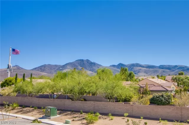 MLS: 2546206 Condo For Sale