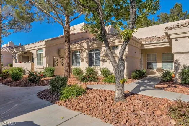 MLS: 2546209 Condo For Sale