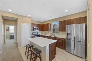 Photo #5: 2546235 Listing