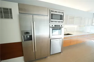 Photo #5: 2546258 Listing