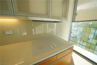 Photo #6: 2546258 Listing