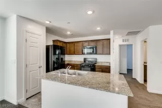 Photo #4: 2546287 Listing 