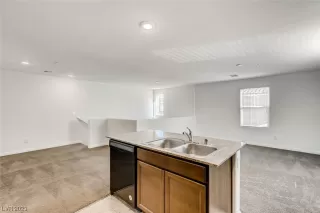 Photo #5: 2546287 Listing 