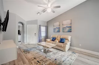 Photo #5: 2546337 Listing 