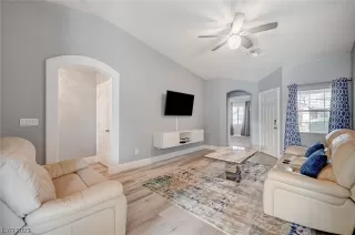 Photo #6: 2546337 Listing 