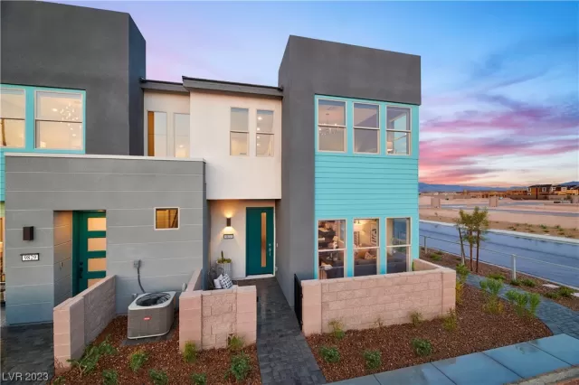 MLS: 2546349 Condo For Sale