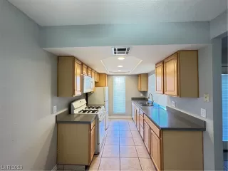 Photo #3: 2546355 Listing 