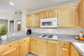 Photo #5: 2546417 Listing 