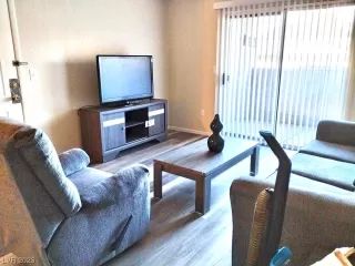 Photo #6: 2546421 Listing 
