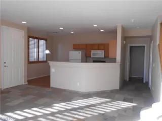 Photo #5: 2546437 Listing 