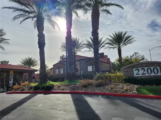 MLS: 2546462 Condo For Sale