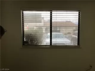 Photo #4: 2546469 Listing