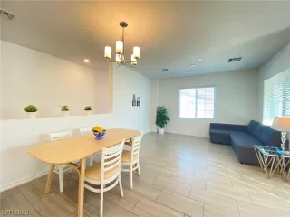 Photo #5: 2546477 Listing 