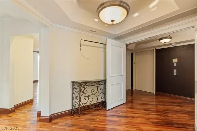 MLS: 2546478 Condo For Sale