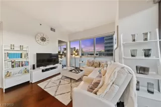 Photo #2: 2546482 Listing 